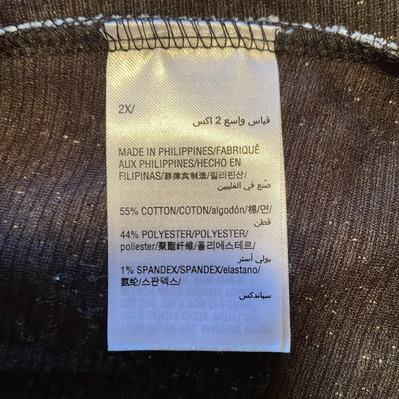 Adorable, black and white jacket with gold details, from JM Collection, 2X. - Picture 9 of 9